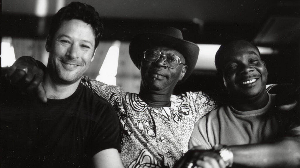 Toumani Diabaté, Ali Farka Touré et Nick Gold.