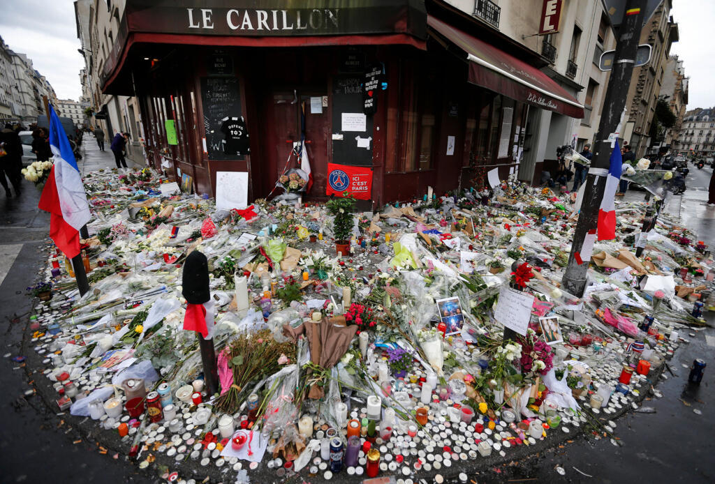 Os cientistas usam os conhecimentos sobre a maleabilidade das memórias para ajudar vítimas de estresse pós-traumático, como as que vivenciaram os atentados terroristas de Paris, em 2015.