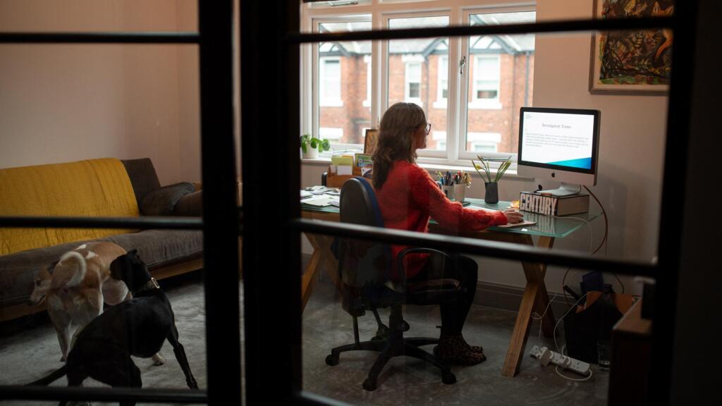 "Não há lugar melhor para trabalhar do que num local que nós mesmos escolhemos, e onde não estaremos sendo importunados pelos colegas”, afirma Marc Willard, autor de livros como La dépression au travail (A Depressão no Trabalho, em tradução livre),