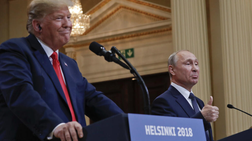 Le président américain Donald Trump (à gauche) et le président russe Vladimir Poutine (à droite) lors d'une rencontre à Helsinki, en Finlande, en juillet 2018.