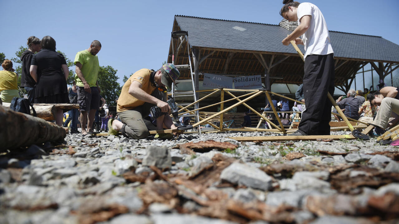 ZAD que vont devenir les terres de NotreDamedesLandes ? Reportage France