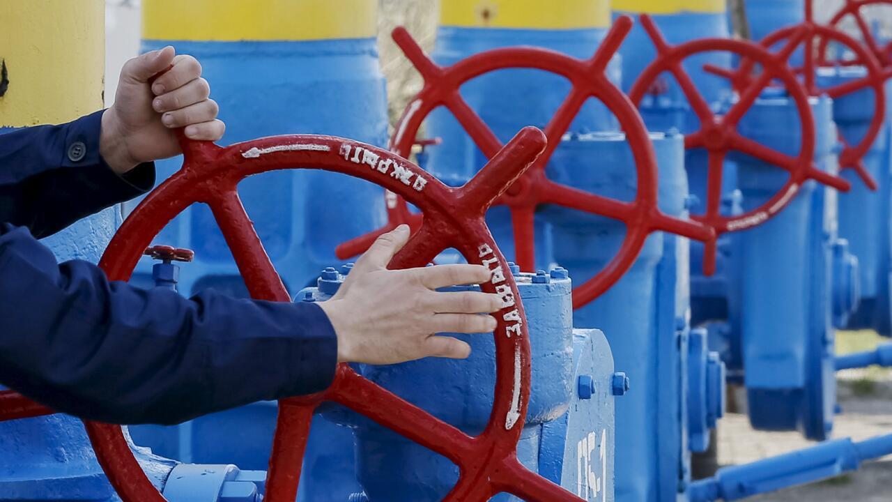 Union européenne: les Vingt-Sept approuvent l’interdiction d’importer du gaz russe