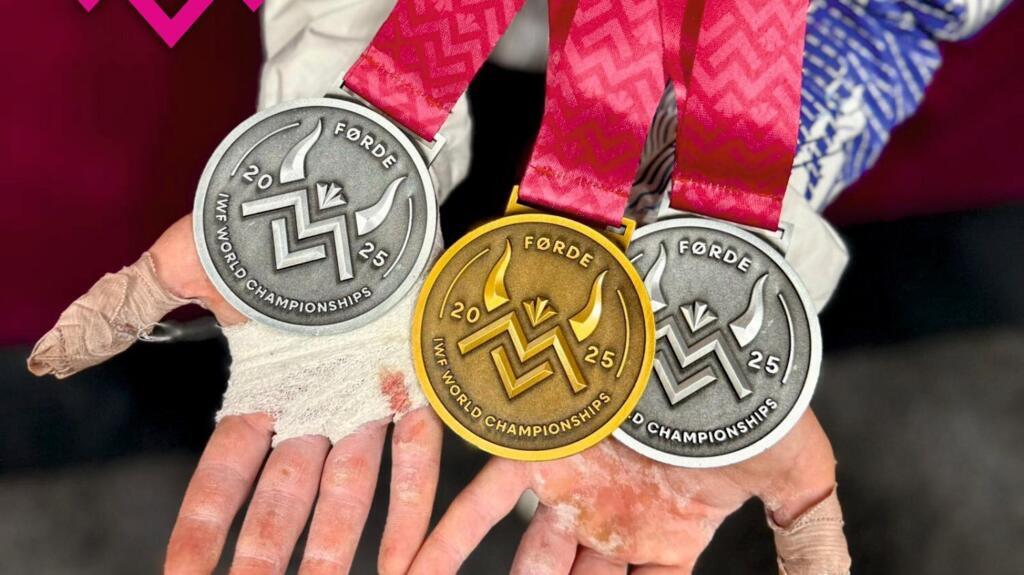 Mihaela Cambei a câştigat o medalie de aur şi două de argint la Campionatul Mondial de haltere din Norvegia.