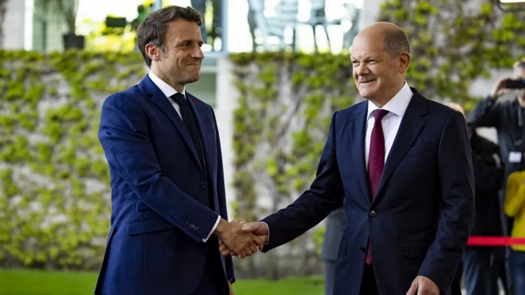 Le président français Emmanuel Macron et le chancelier allemand Olaf Scholz à Berlin. (Allemagne), le 9 mai 2022 (Image d'illustration)