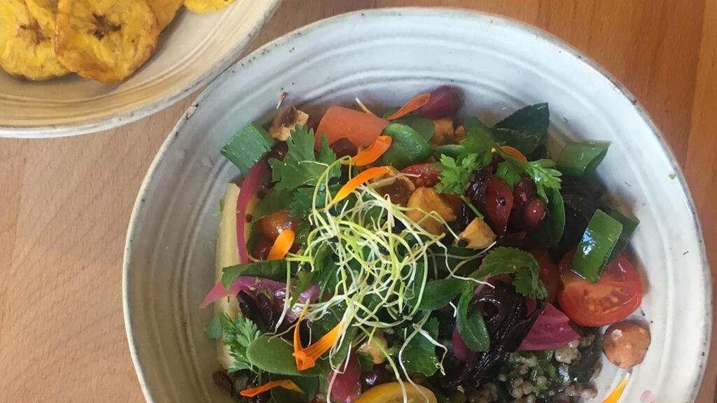 Salade de mil - Waalo, rue d’Alexandrie à Paris.