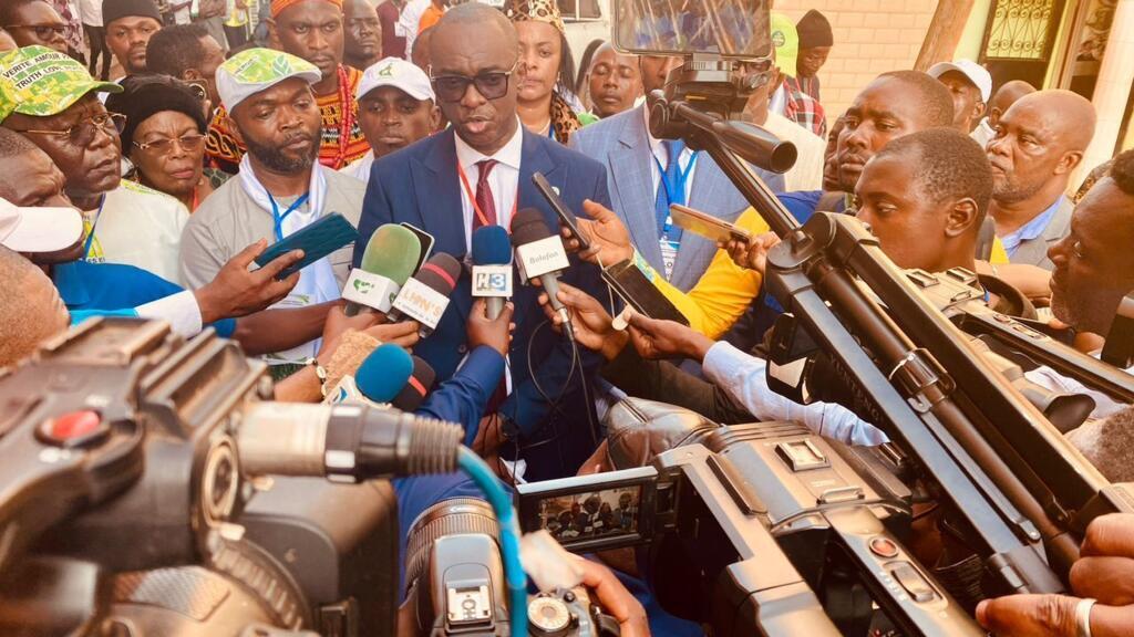 Présidentielle au Cameroun: l’opposant Cabral Libii invite les autres candidats plus âgés à «se mettre ensemble»