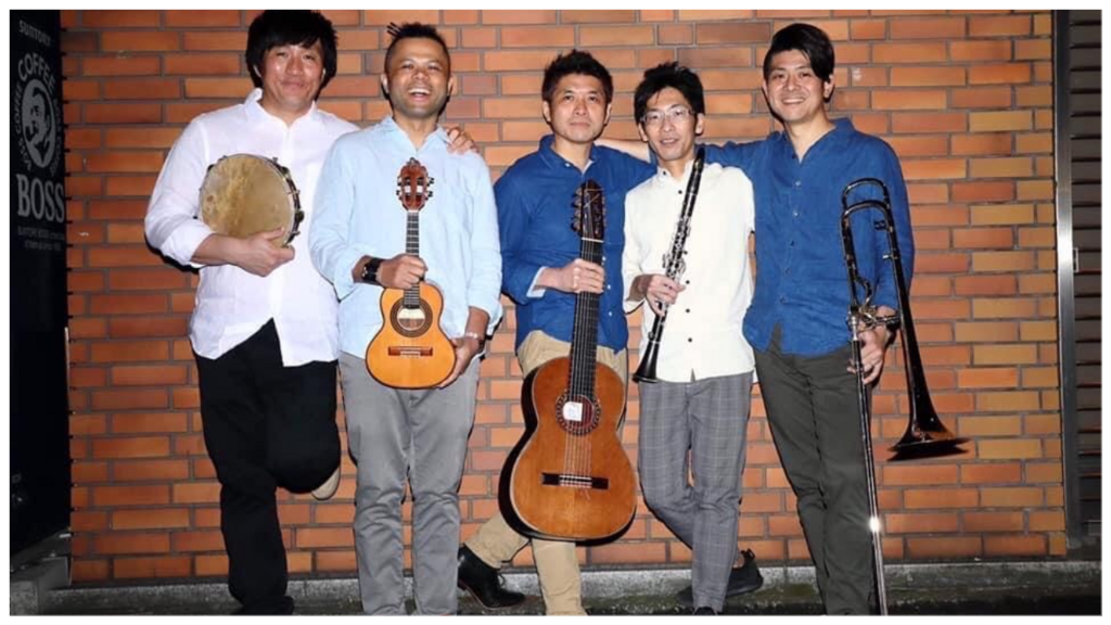 Desde 2013, integra o grupo Cadência, ao lado dos músicos japoneses Mashu Miyazawa, Mitsuhiro Wada, Takeshi Obana e Tokuhiro Doi, levando sambas de Dona Ivone Lara e Pixinguinha, entre outros, a casas de shows de Tóquio.