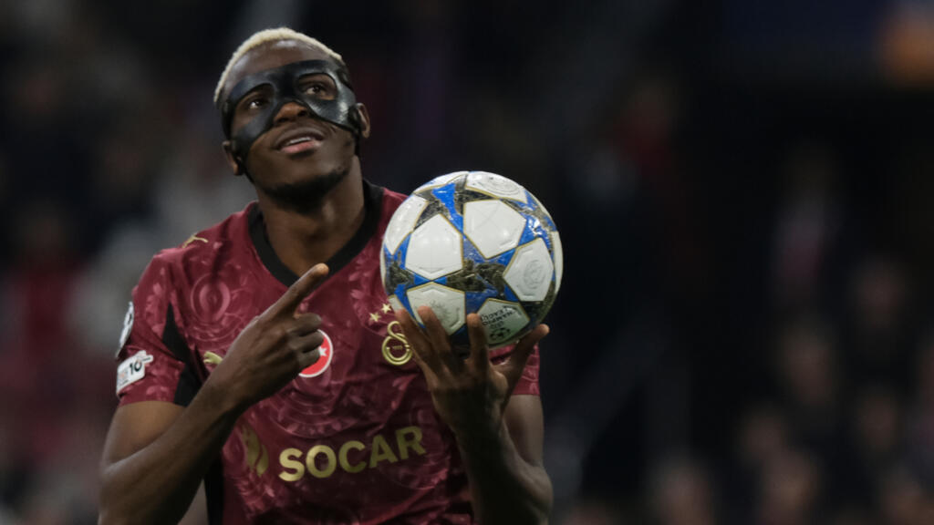 Victor Osimhen (Galatasaray) après avoir marqué lors de la Ligue des champions contre l’Ajax, à Amsterdam, aux Pays-Bas, le mercredi 5 novembre 2025.