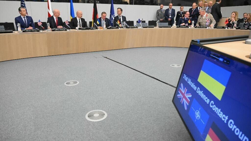 Réunis au siège de l'Otan, les soutiens de l'Ukraine espèrent de nouvelles pressions sur la Russie