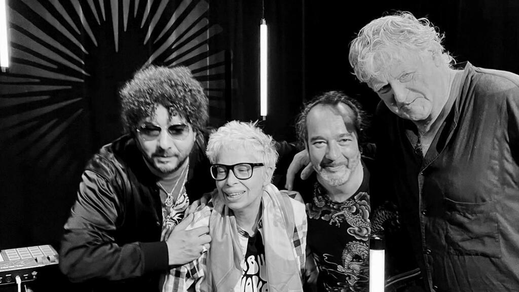 Rodolphe Burger, Sofiane Saïdi, Mehdi Haddab et Laurence Aloir à RFI.
