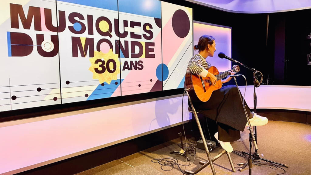 Anna Setton à RFI.
