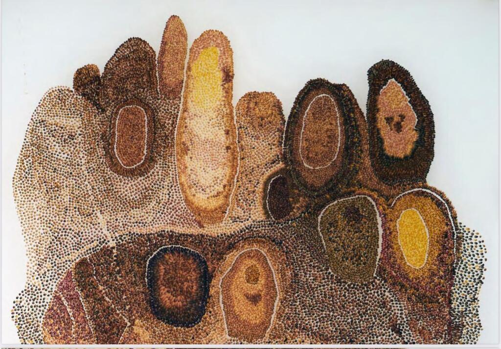 "Torna-te aquilo que és", pintura com 170 pigmentos de plantas da Mata Atlântica feitos pela artista, óleo e cera de abelha sobre gaze. 140 x 280 cm- 2022