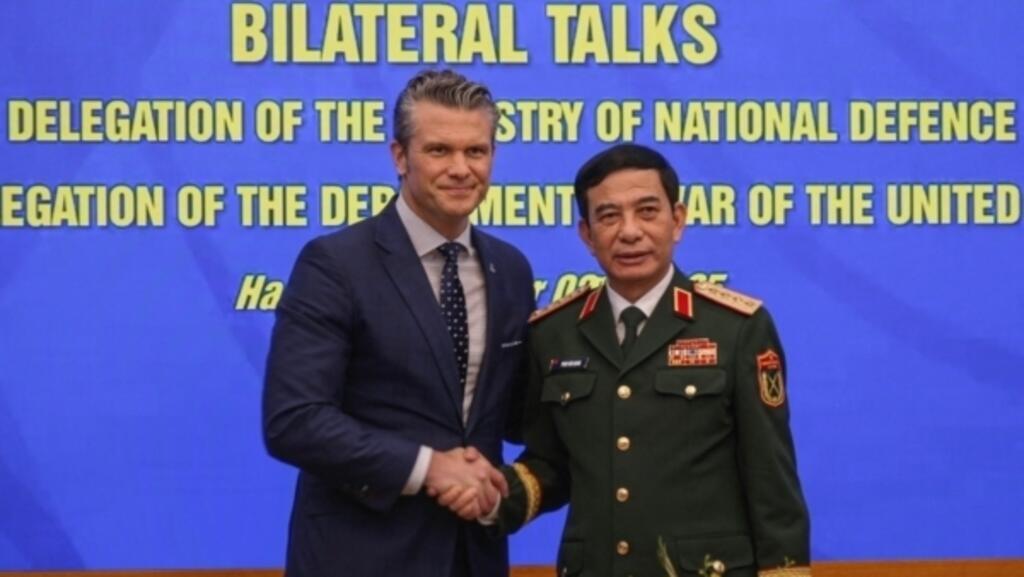 美越防长河内会晤 强调强化军事合作有助区域和平稳定