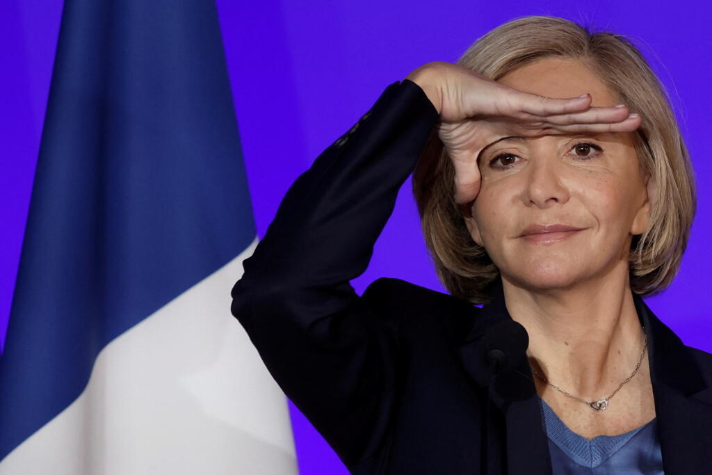 Valerie Pecresse, head of the Paris Ile-de-France region and Les Republicains (LR) right-wing party candidate for the 2022 French presidential election, speaks during a press conference to present her electoral program in Paris, France, March 14, 2022. 