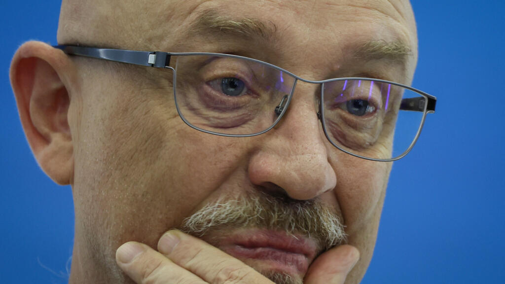 En Ukraine, Oleksiy Reznikov a dû démissionner de son poste de ministre de la Défense en raison d'accusations de corruption.