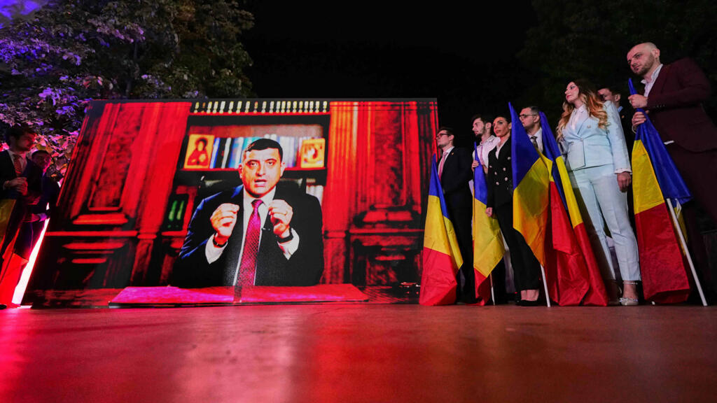 Le candidat d'extrême droite George Simion a récolté près de 41% des voix au premier tour de la présidentielle roumaine, le 4 mai 2025.