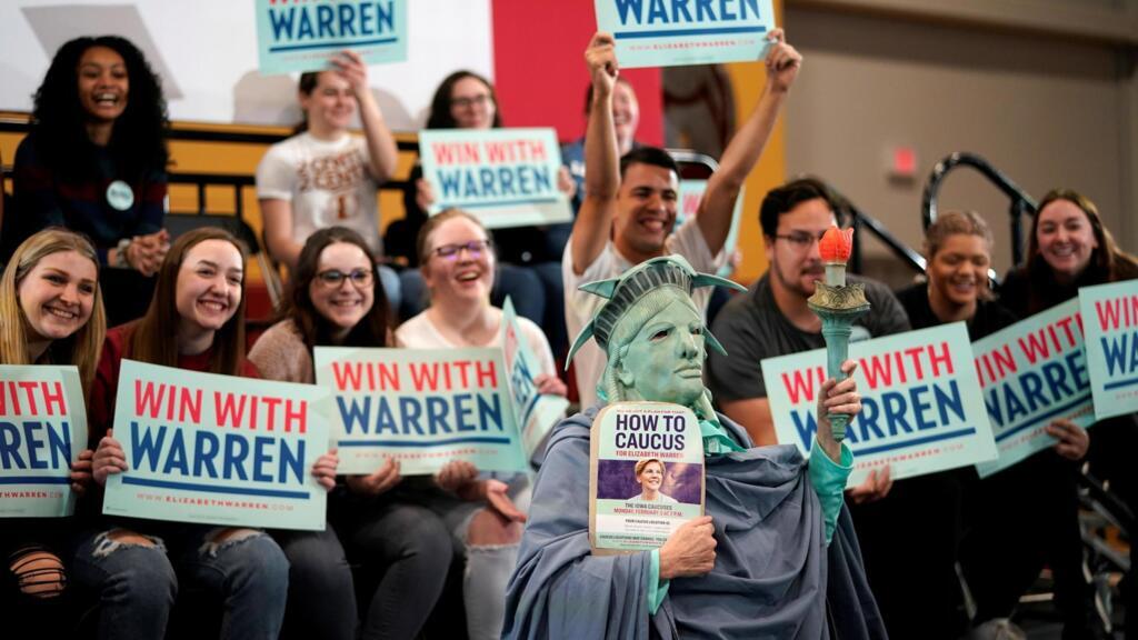 Des supporters de la sénatrice démocrate Elizabeth Warren attendent leur candidate. Iowa, le 1er février 2020.