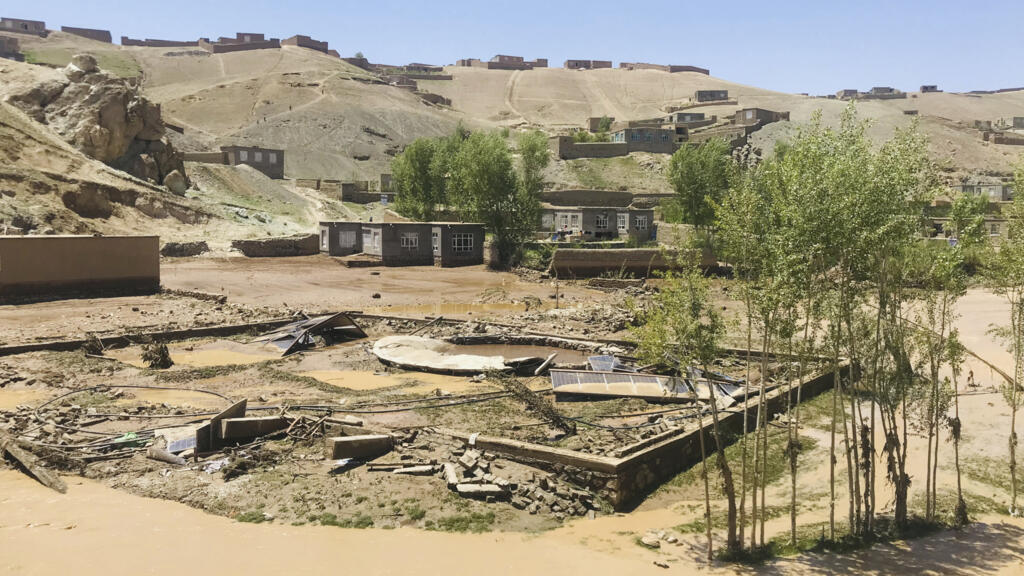 Le pays fait face aussi à des crues subites, des catastrophes naturelles que des scientifiques lient au changement climatique. Ici, dans la province de Ghor, dans l'ouest de l'Afghanistan, le 18 mai 2024.