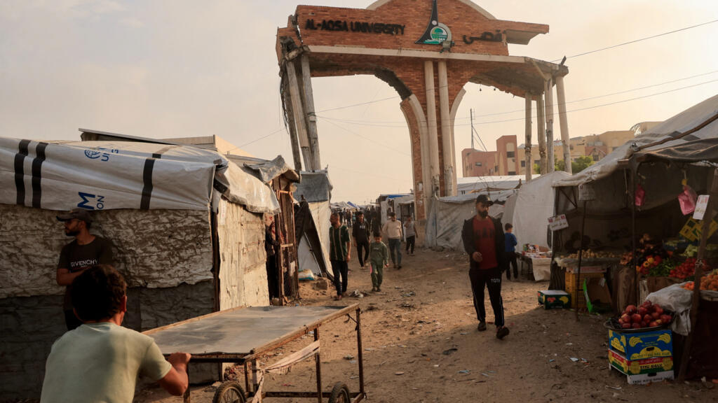 Gaza: le parcours contrarié d'un professeur face à la destruction des écoles et universités