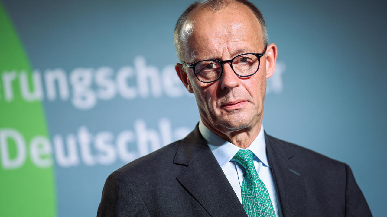 Allemagne: Friedrich Merz veut la levée de l’interdiction des voitures thermiques neuves après 2035