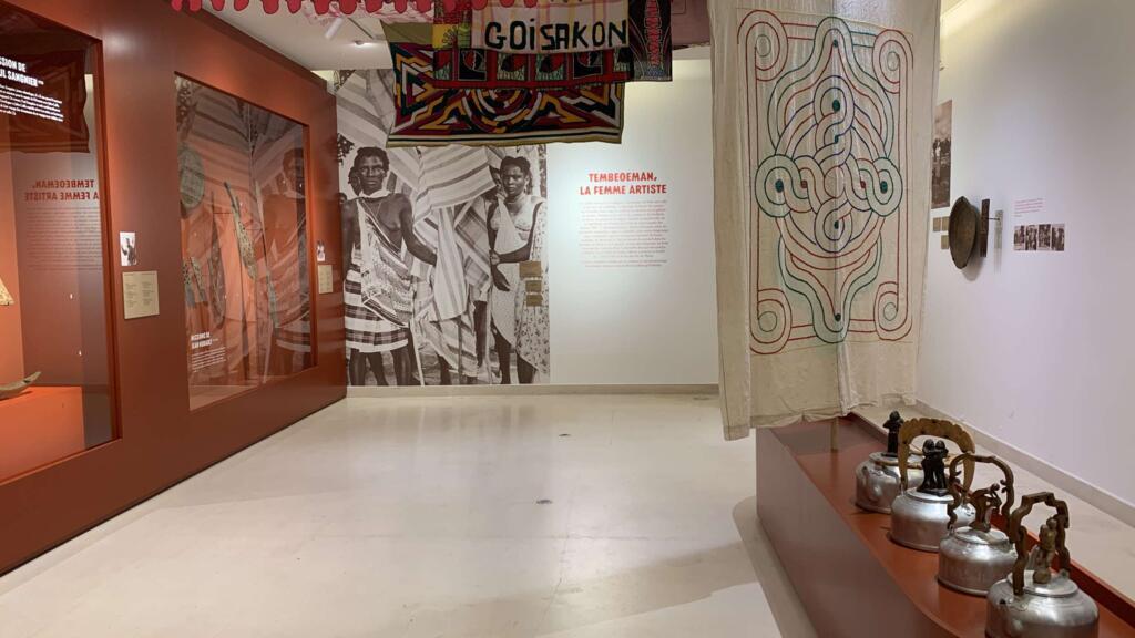 A arte quilombola no Suriname e Guiana Francesa é tema de mostra na Maison de l'Amérique Latine, em Paris (10/6/22), em cartaz até 24 de setembro de 2022.