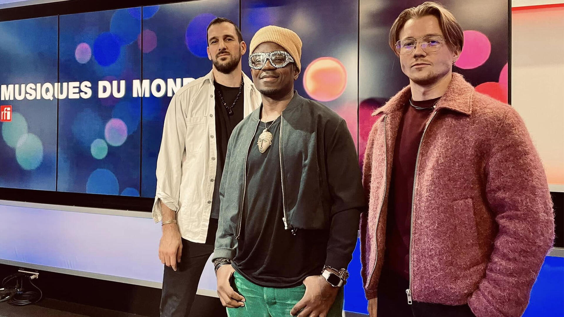 Blick Bassy, Arno de Casanove et Romain Jovion à RFI.