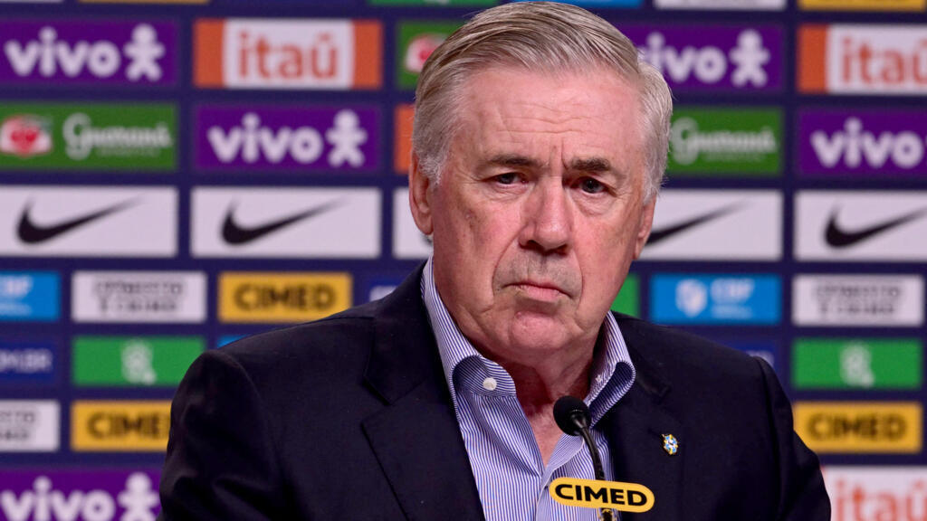 O treinador da seleção brasileira Carlo Ancelotti durante a entrevista coletiva na sede da CBF no Rio de Janeiro, em 01/10/2025.
