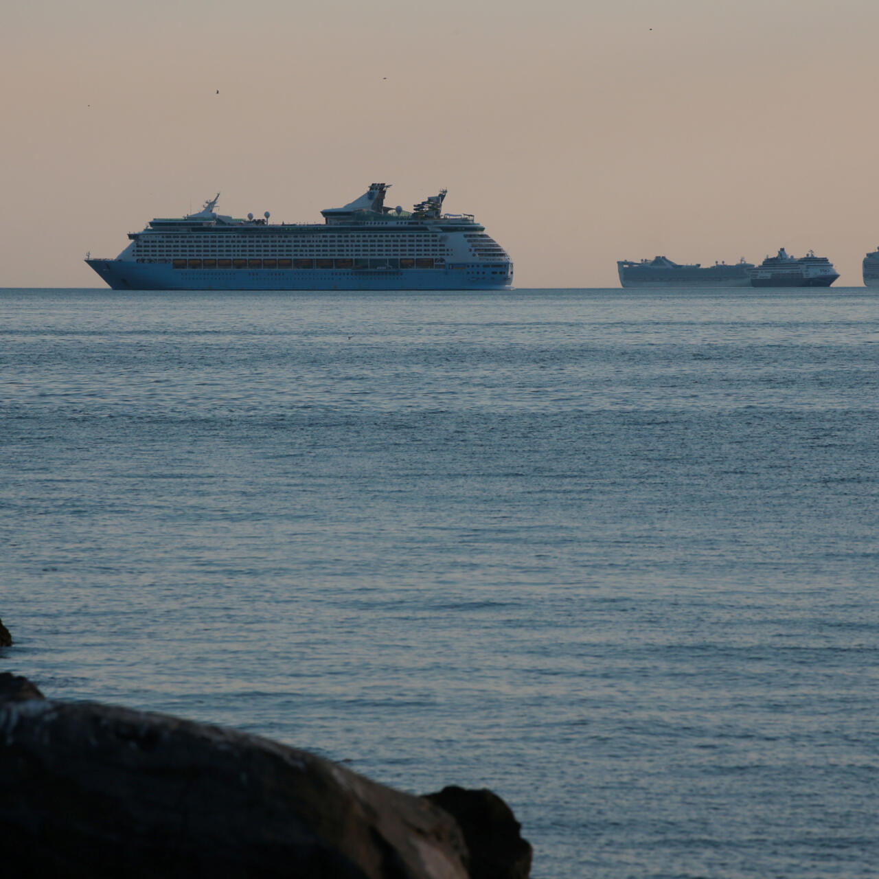 Coronavirus Quand Le Desespoir Guette L Equipage Des Bateaux De Croisiere