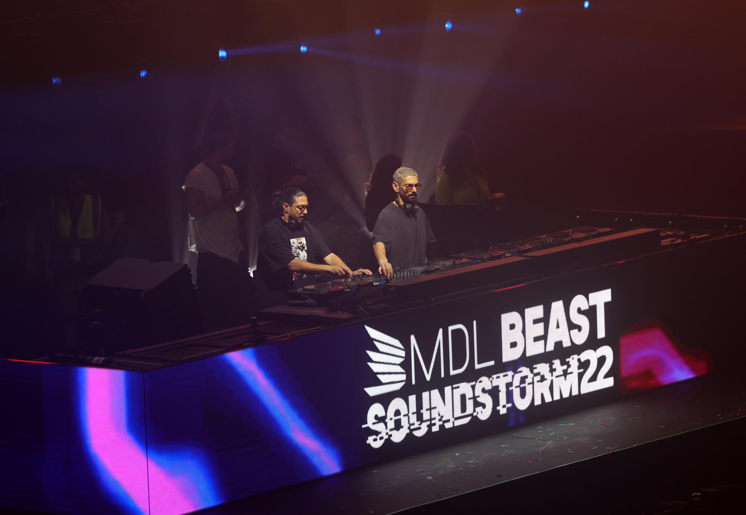 يرغب فنانون سعوديون مثل ديش داش في تنمية صناعة الموسيقى المحلية حتى مع انتشار الأضواء العالمية في أماكن أخرى.