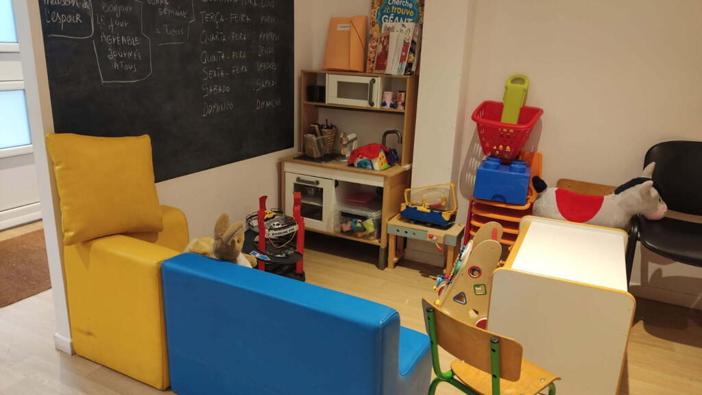 L'espace accueil enfant au centre Primo Levi à Paris.