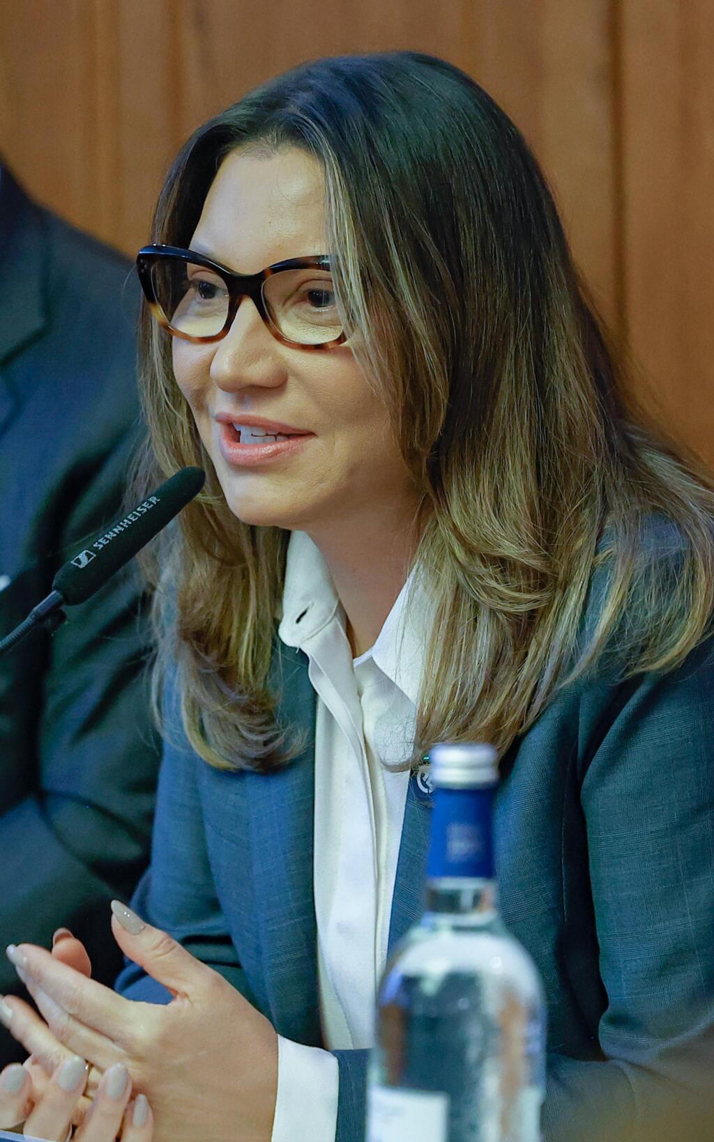 A primeira-dama Janja fala em seminário na Sorbonne.
