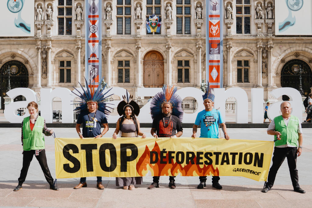 Dia da Amazônia: representantes de povos indígenas brasileiros criticam acordo entre Mercosul e UE durante ato em Paris