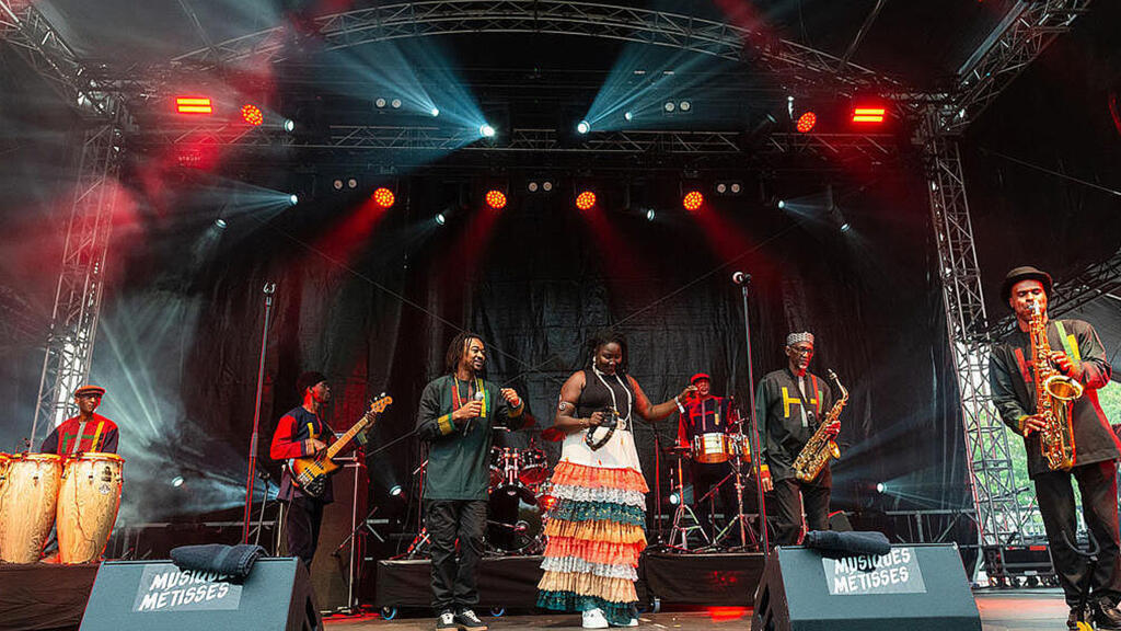 Orchestra Baobab en concert à Musiques métisses.