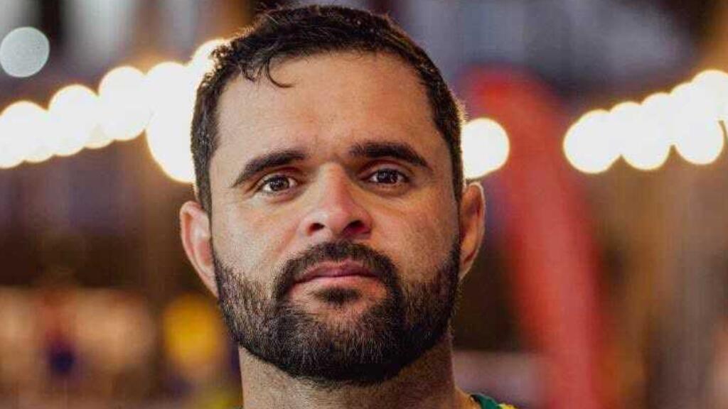 Campeão mundial de futevôlei na França, brasileiro Hiltinho destaca superação e dedica conquista ao filho
