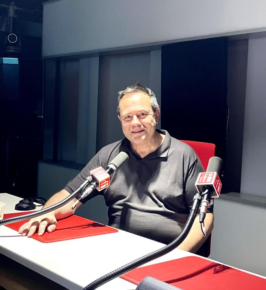 L'écrivain Dominique Jeannerod en studio à RFI (juin 2025)