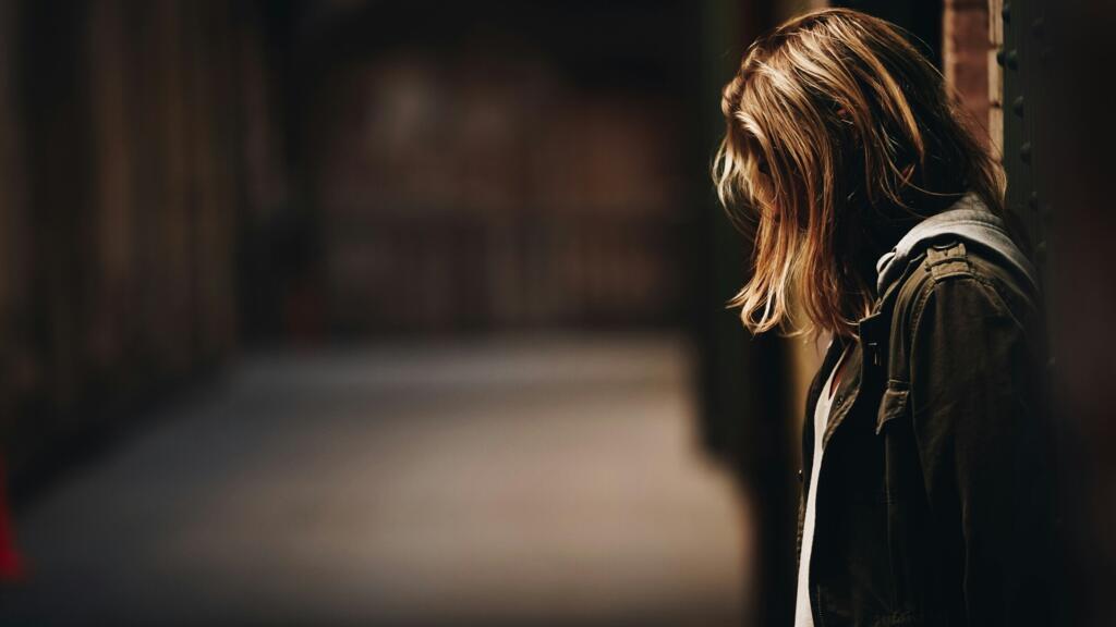 Avoir la sensation de ne pas être à sa place, une des caractéristiques du syndrome de l'imposteur.