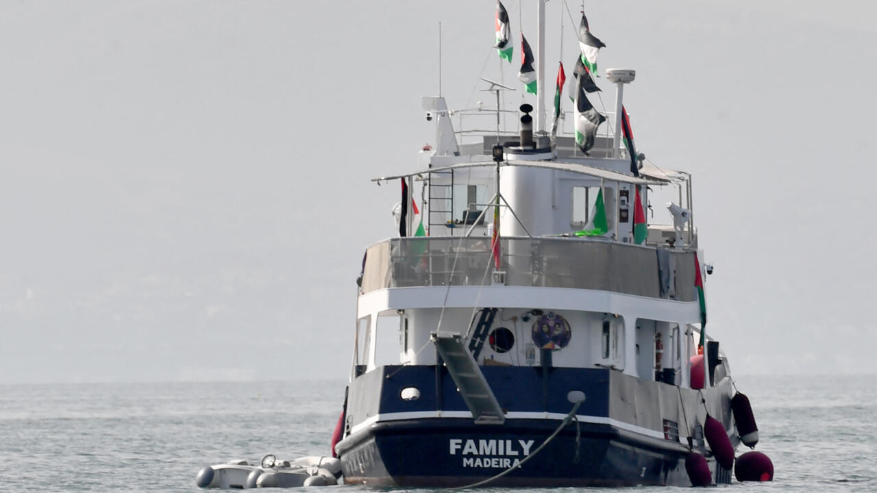 La flottille vers Gaza affirme qu’un deuxième bateau a été touché par un drone près de Tunis
