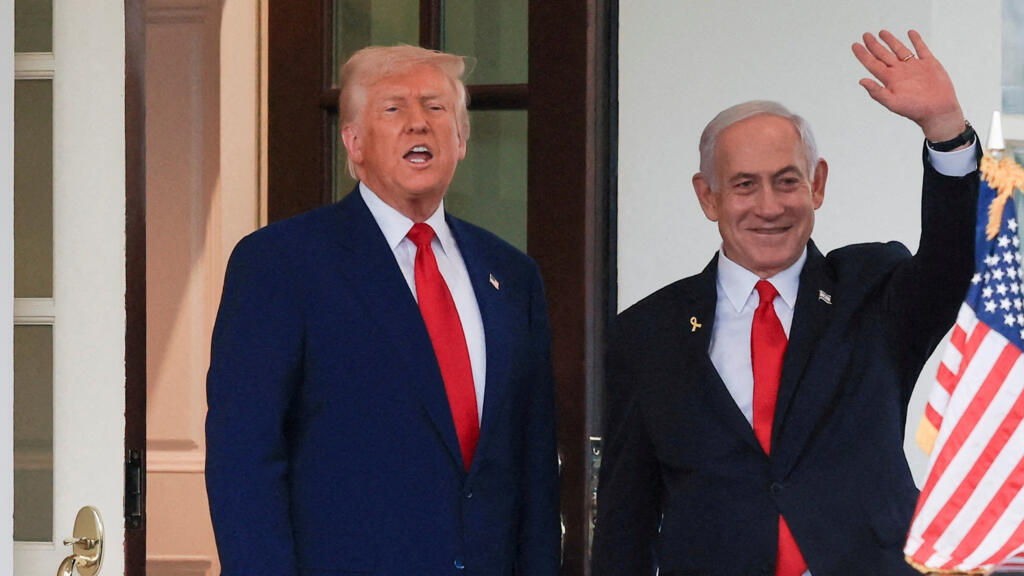 O presidente dos EUA, Donald Trump, e o primeiro-ministro israelense, Benjamin Netanyahu (à direita), se reúnem em uma semana que pode marcar o início do fim do conflito entre Israel e o Hamas.