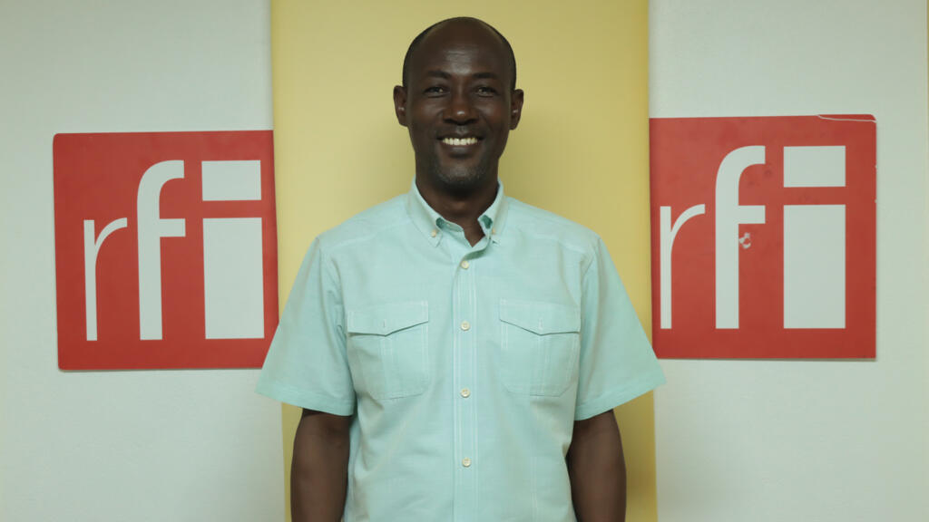 Jean Rony Beaucicault au studio de Koze Kilti à Port-au-Prince.