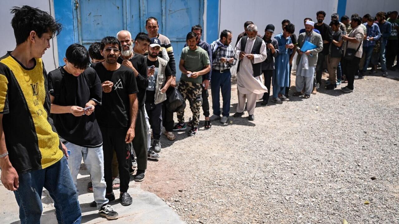 «Ils nous traitaient comme des animaux»: la déportation de masse des Afghans expulsés d’Iran