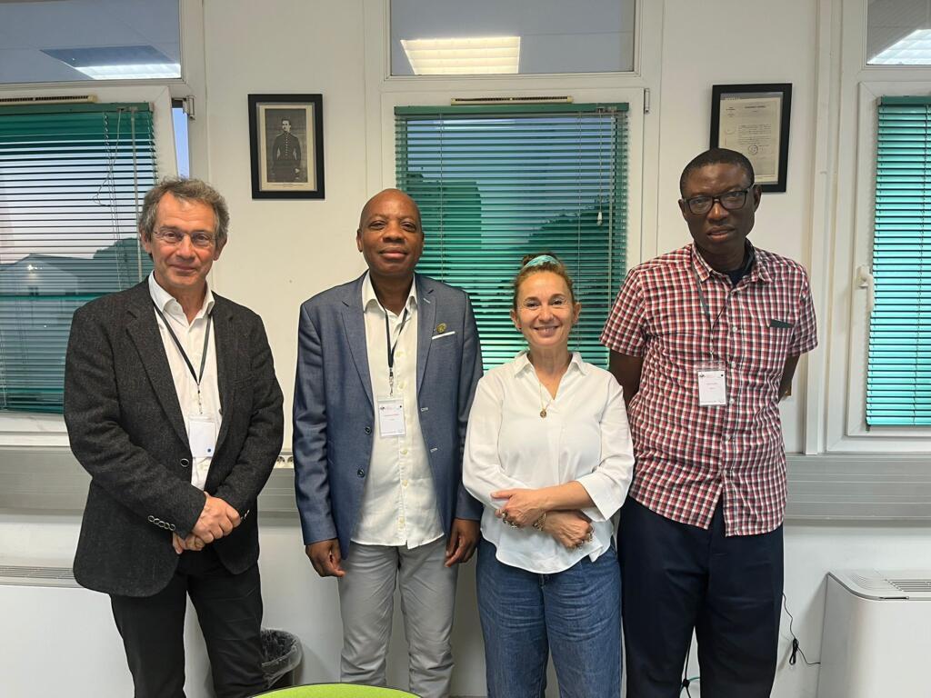 Caroline et ses invités, lors de l'enregistrement de l'émission, en octobre 2025.