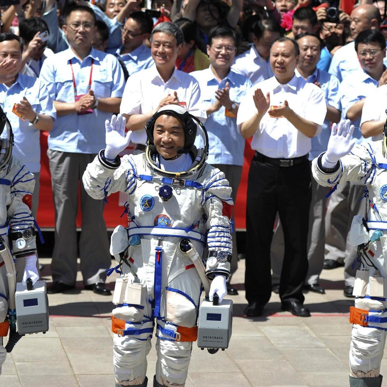 神舟十号女宇航员王亚平怎么变年轻了