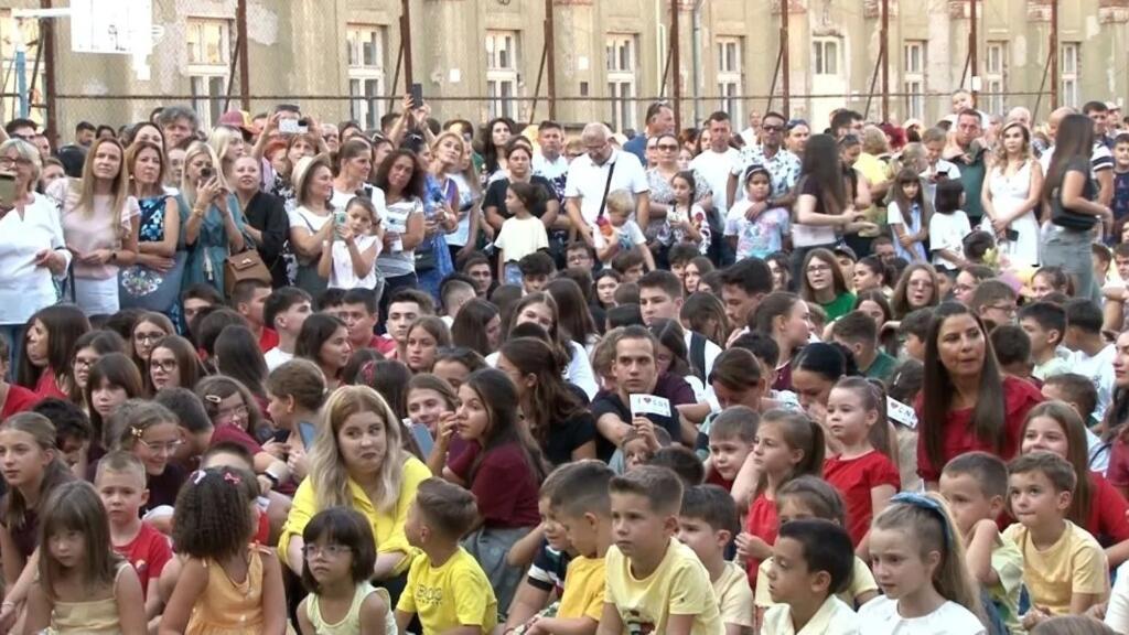 Anul școlar, sub semnul tensiunilor în Timiș. Directorul CNB: Se creează un gol de generație