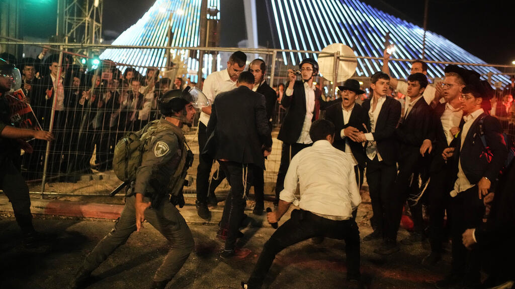 Israël: les ultra-orthodoxes poursuivent leur pression contre leur conscription malgré la polémique