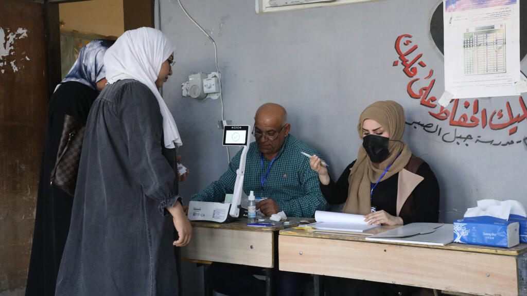 «Le citoyen moyen ne peut pas avoir de logement ici» : en Irak, les fractures sociales s'invitent dans les urnes