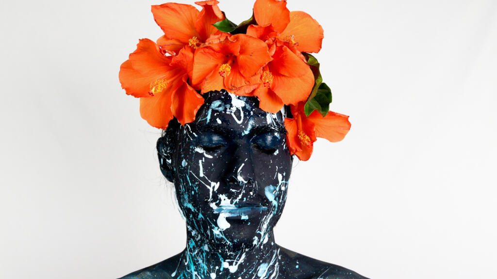 A obra “Neblina” compõe o eixo curatorial “Diadorim”, o primeiro a ser desenvolvido e que faz uma representação imagética da personagem.
