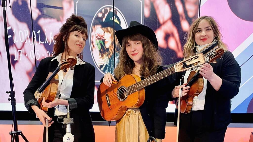 Kyrie Kristmanson, Anne Berry et Mathilde Vrech à RFI.