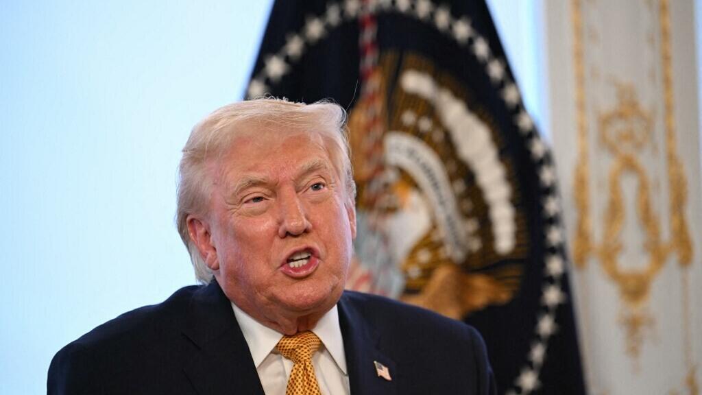 Affaire Epstein: la découverte de nouveaux documents plonge Donald Trump un peu plus dans l'embarras