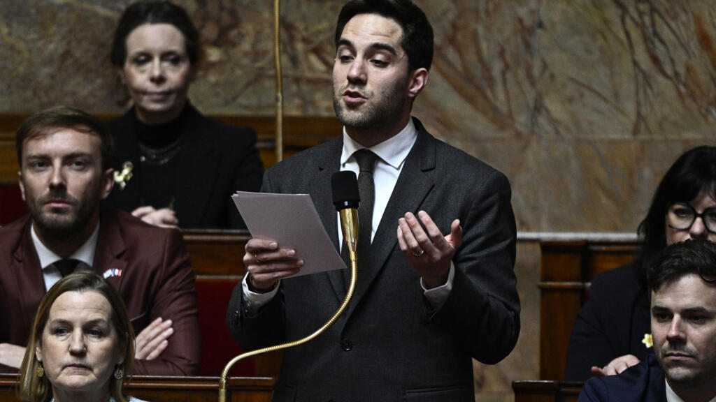 Le député du Rassemblement national Thomas Ménagé s'exprime lors d'une séance de questions au gouvernement à l'Assemblée nationale, à Paris, le 12 mars 2025.