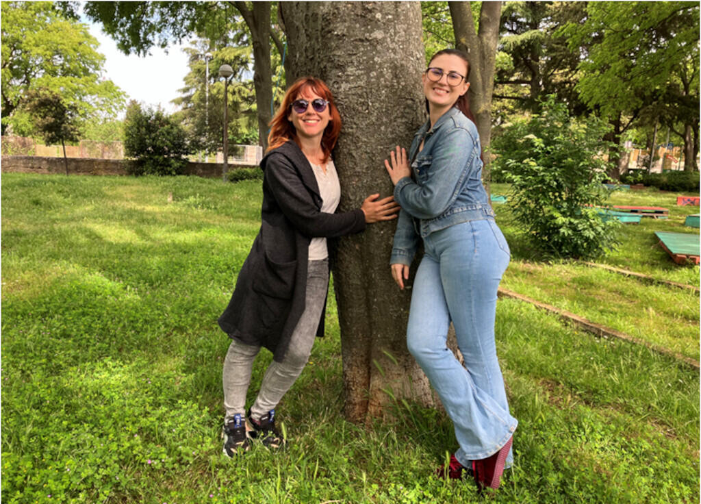Irena Burba et Andrea Ivančić, membres de l'ONG Zelena Istra (Istrie Verte), soutiennent des initiatives citoyennes pour la préservation de la nature face au tourisme de masse